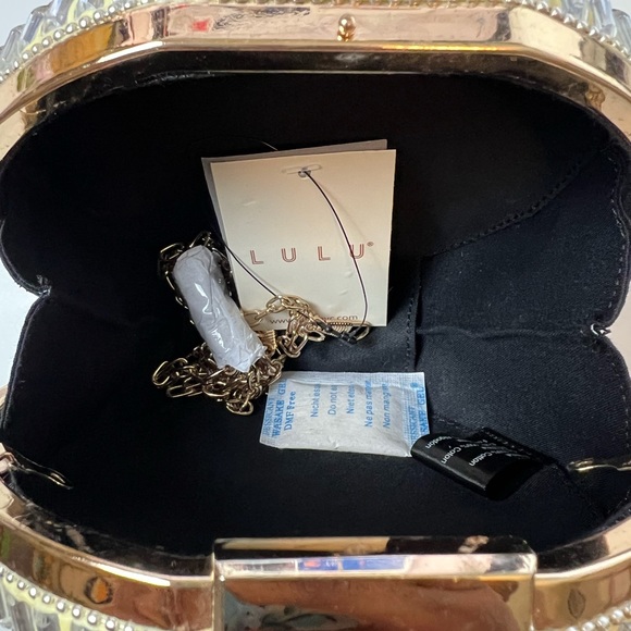 Round Circle Crossbody - Picture 2 of 5